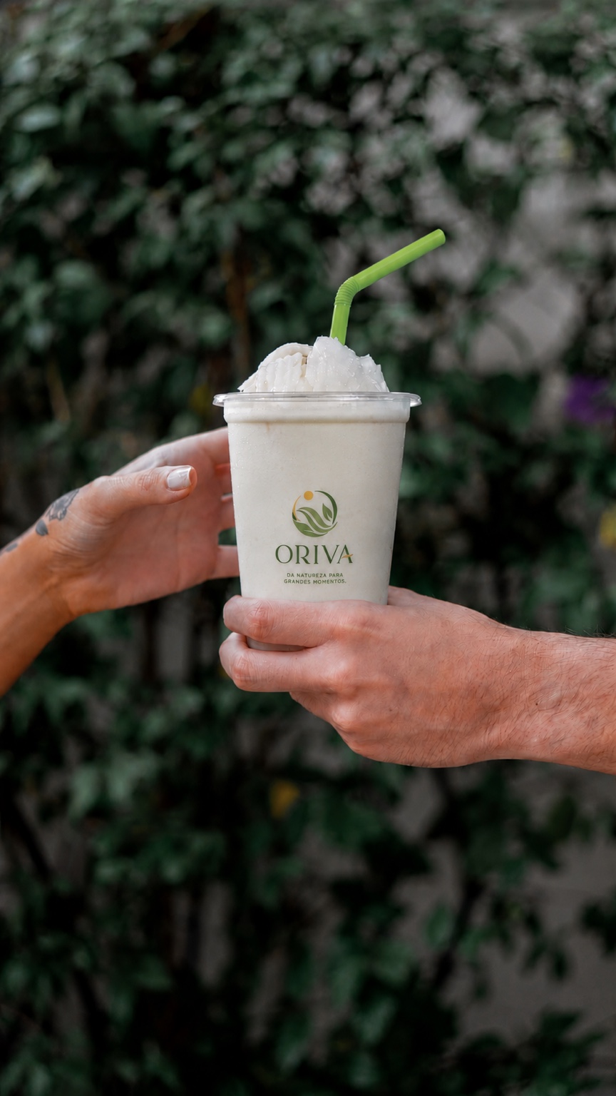 Nevada de coco Oriva em copo personalizado servida em evento